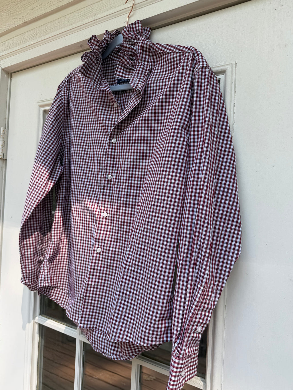 Lula’s Ruffled Shirt maroon & whie