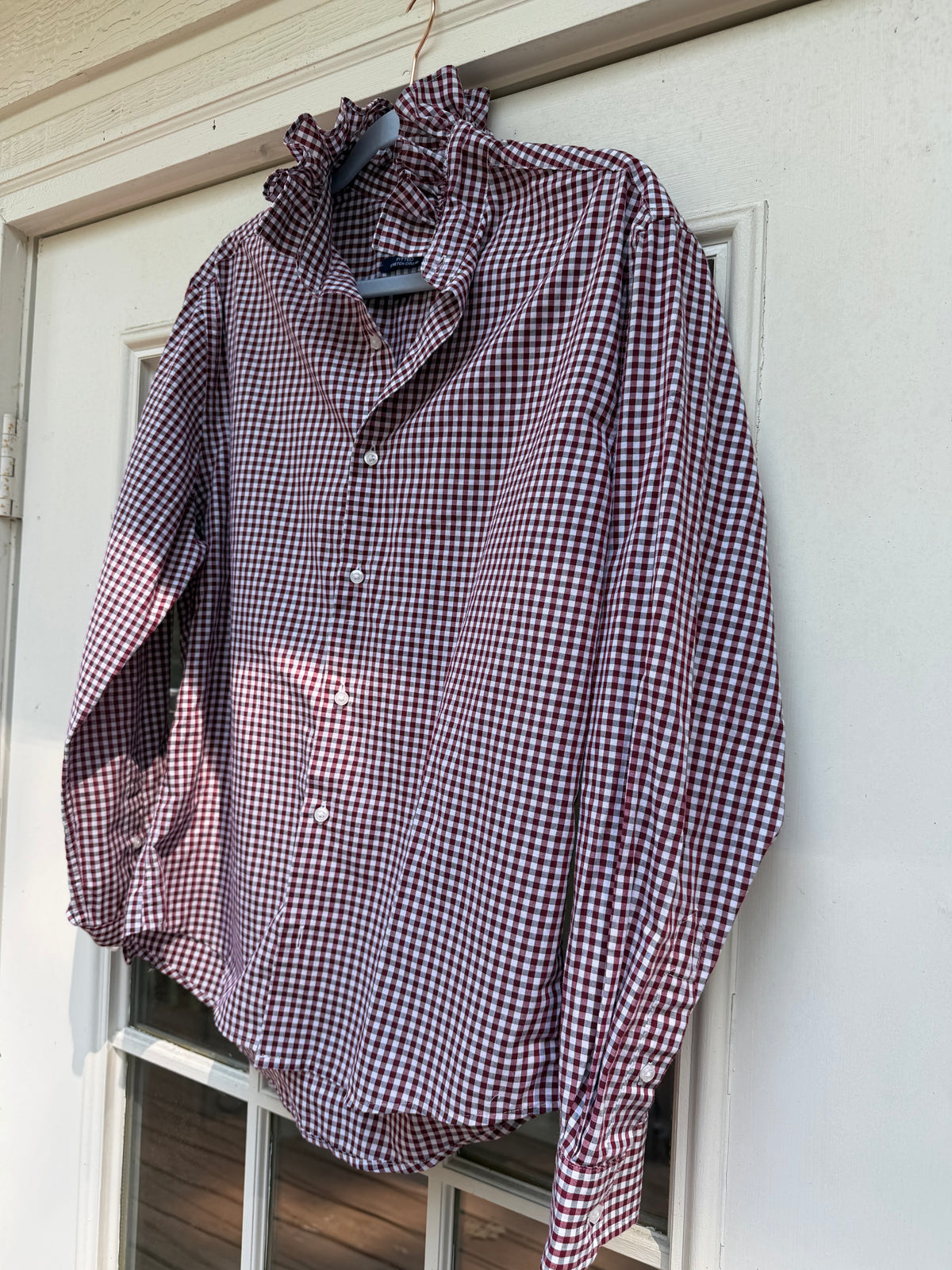 Lula’s Ruffled Shirt maroon & whie