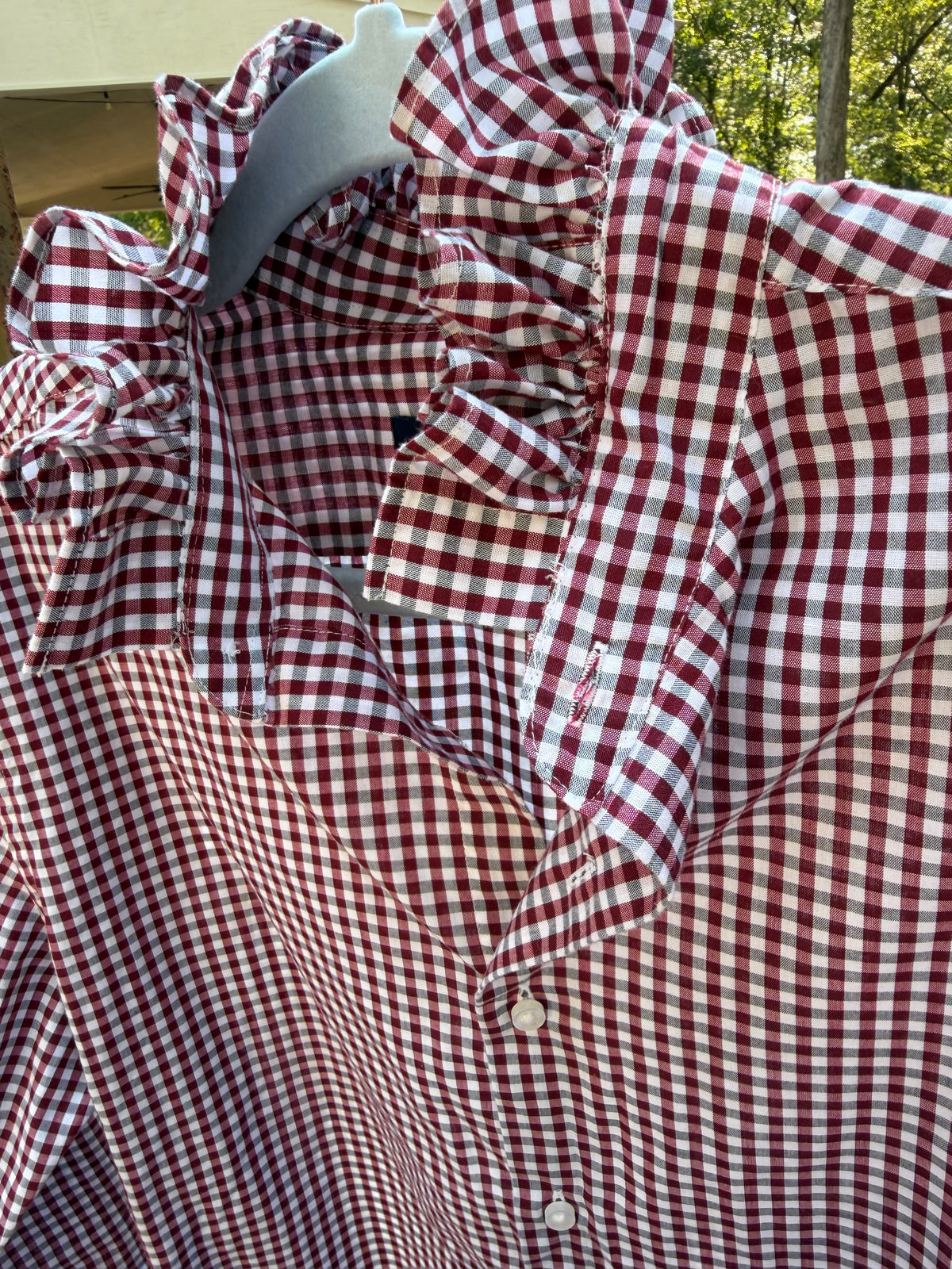 Lula’s Ruffled Shirt maroon & whie